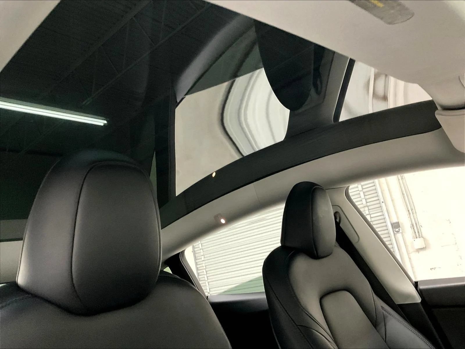Used 2023 Tesla Model Y Long Range AWD/4WD image 27