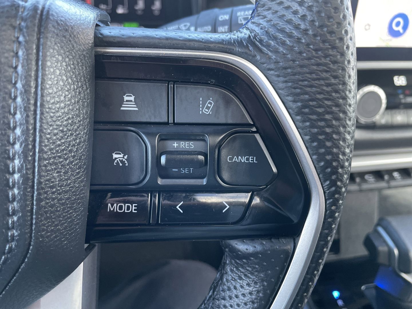 Certified 2025 Toyota Sequoia Platinum image 27