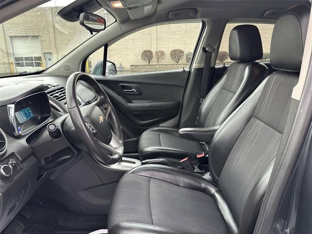 Used 2016 Chevrolet Trax LT w/ LT Convenience Package image 17
