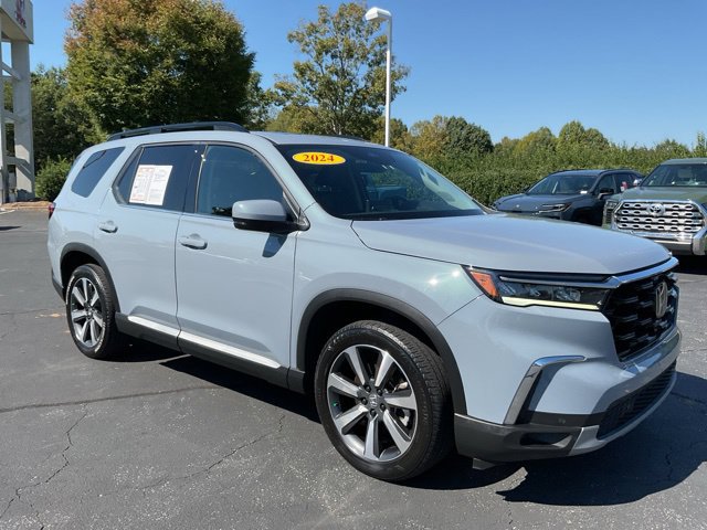 Used 2024 Honda Pilot Touring image 5