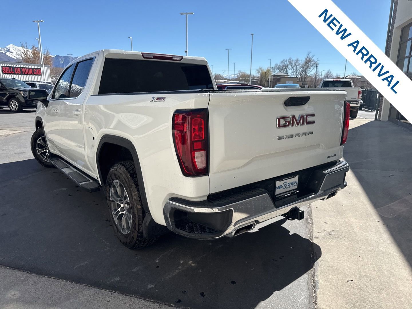 Used 2023 GMC Sierra 1500 SLE image 5