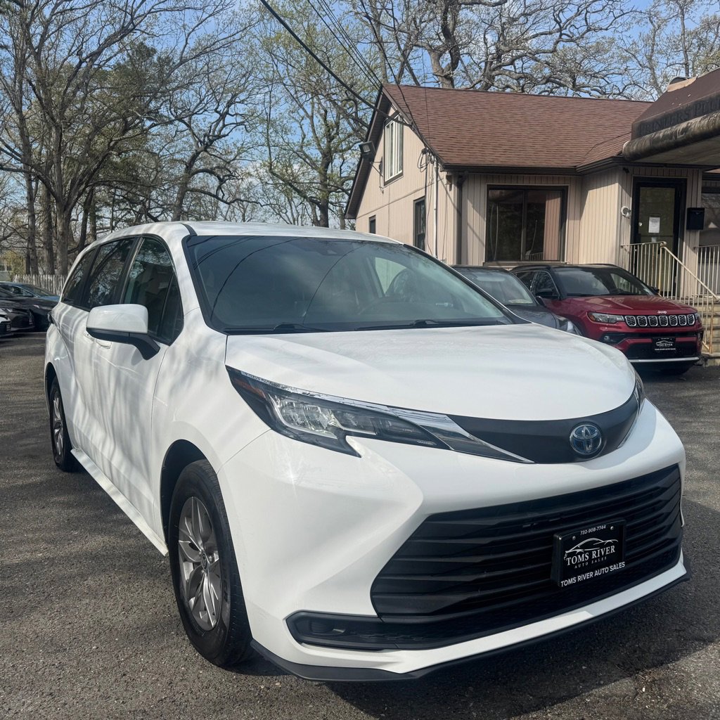 Used 2022 Toyota Sienna LE FWD image 7