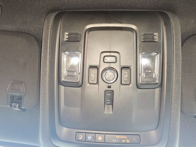 Used 2025 Chevrolet Tahoe Premier AWD/4WD image 20