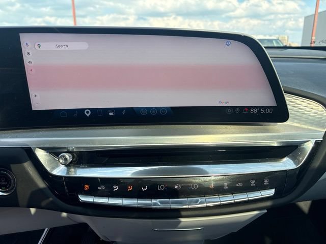 Used 2024 Cadillac Lyriq Luxury RWD image 8