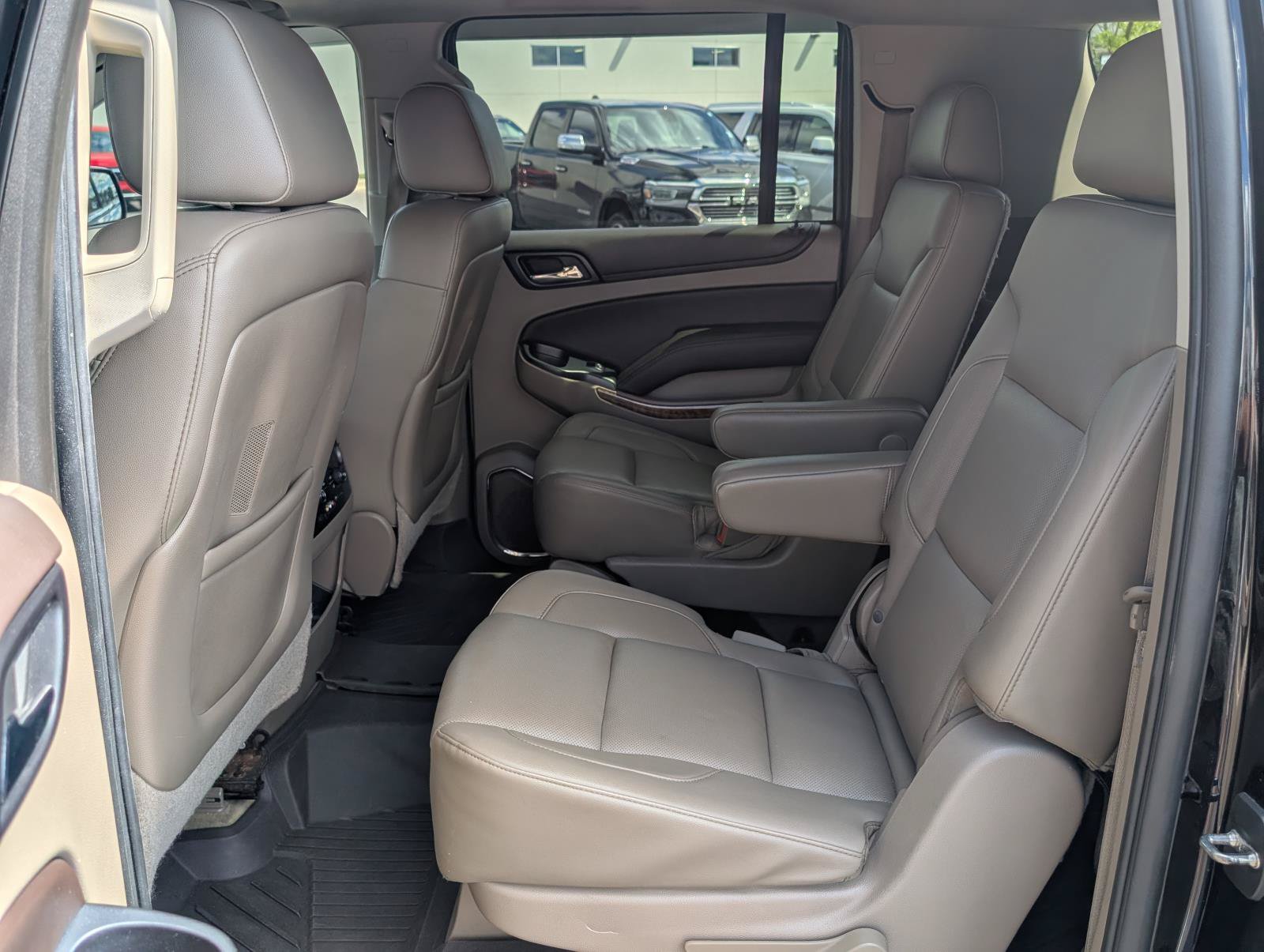 Used 2015 Chevrolet Suburban LTZ AWD/4WD image 12