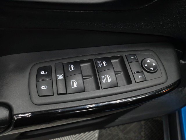 Used 2021 Jeep Cherokee Latitude Plus AWD/4WD image 31