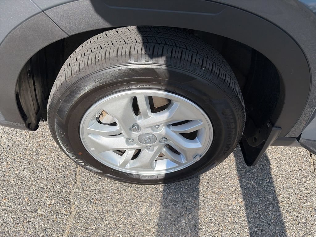 Certified 2025 Hyundai Venue SE FWD image 22