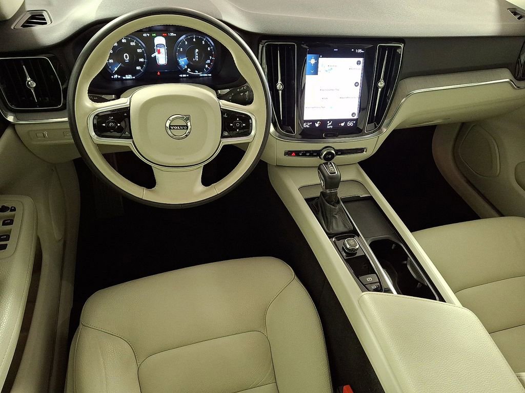 Used 2022 Volvo V60 T5 Cross Country w/ Advanced Package image 2