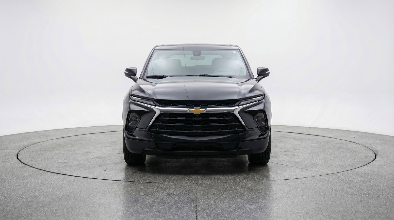 Used 2025 Chevrolet Blazer LT FWD image 2