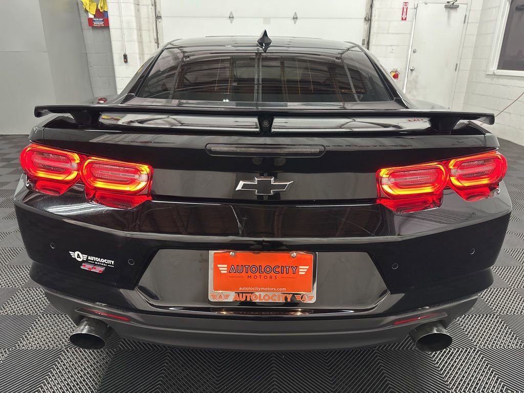 Used 2019 Chevrolet Camaro SS RWD image 9
