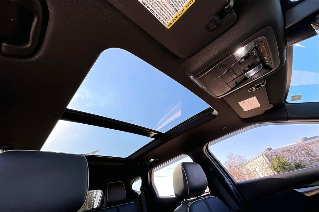 Used 2021 Chevrolet Blazer Premier w/ Driver Confidence II Package image 17