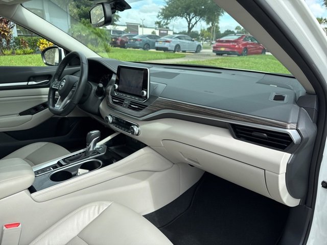 Used 2022 Nissan Altima 2.5 Platinum image 10
