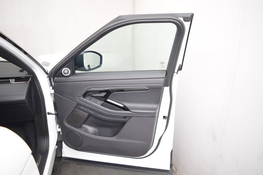 Used 2020 Land Rover Range Rover Evoque R-Dynamic SE image 15