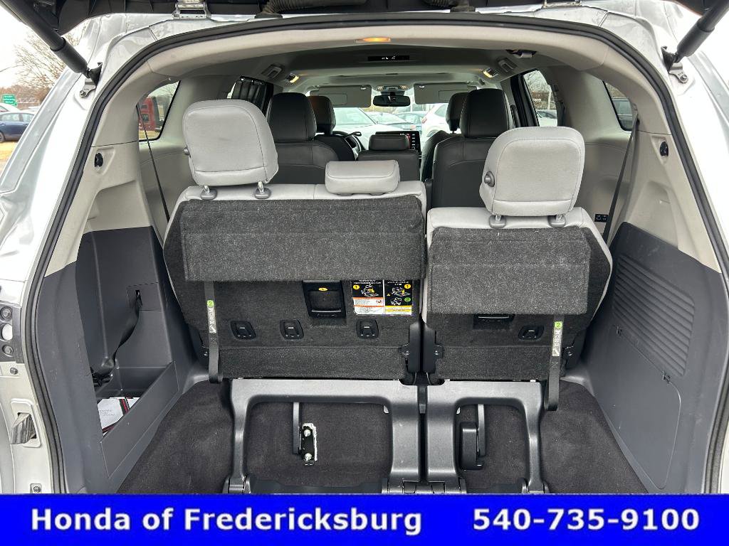 Used 2024 Toyota Sienna XLE image 39