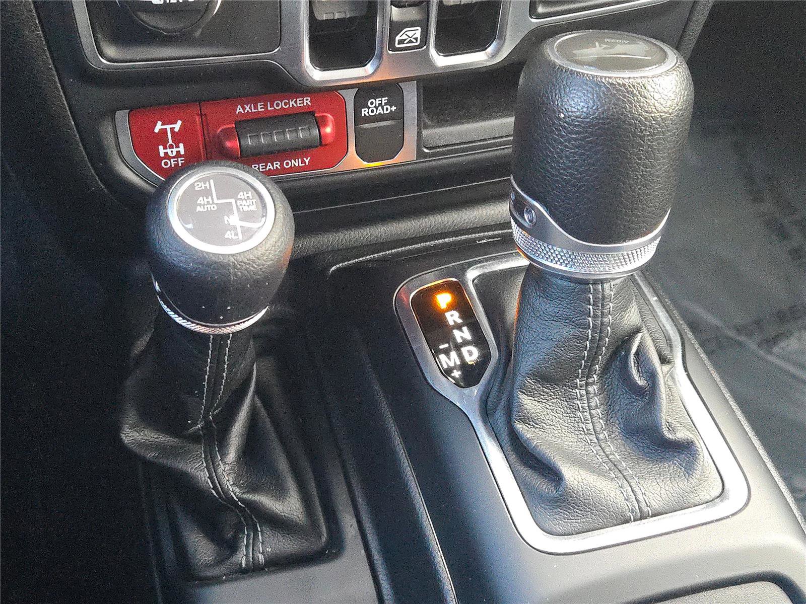 Used 2024 Jeep Wrangler Willys AWD/4WD image 31