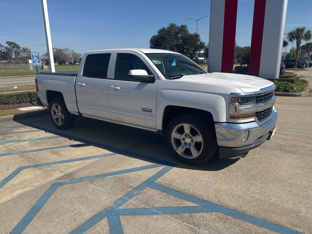Used 2018 Chevrolet Silverado 1500 LT w/ Texas Edition image 12