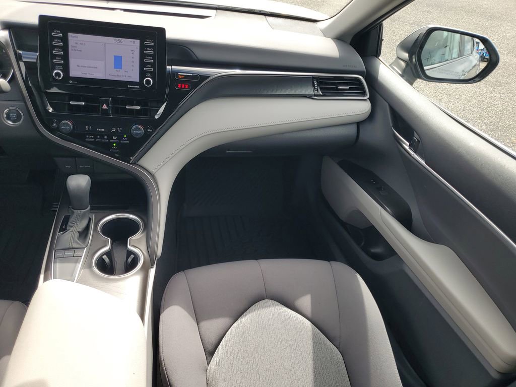 Used 2024 Toyota Camry LE w/ Convenience Package image 27