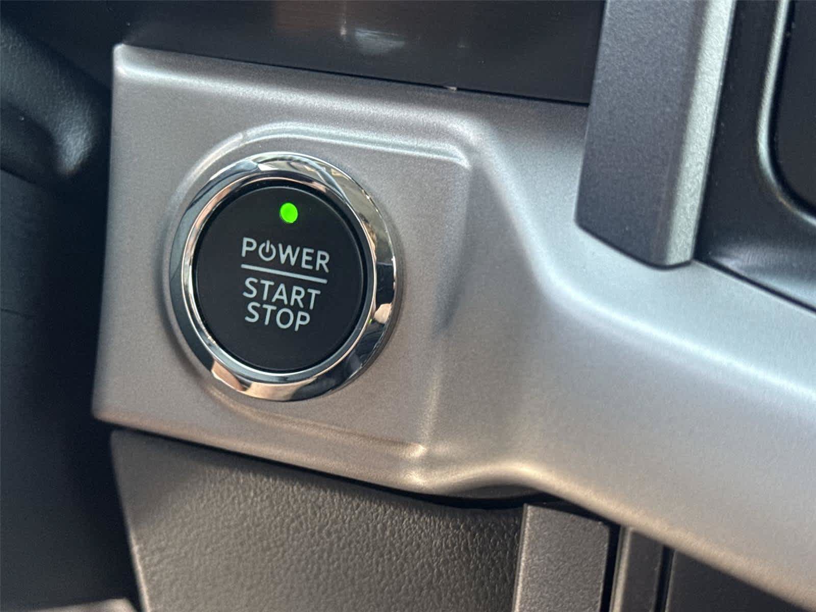 Used 2023 Ford F150 Lightning XLT AWD/4WD image 27