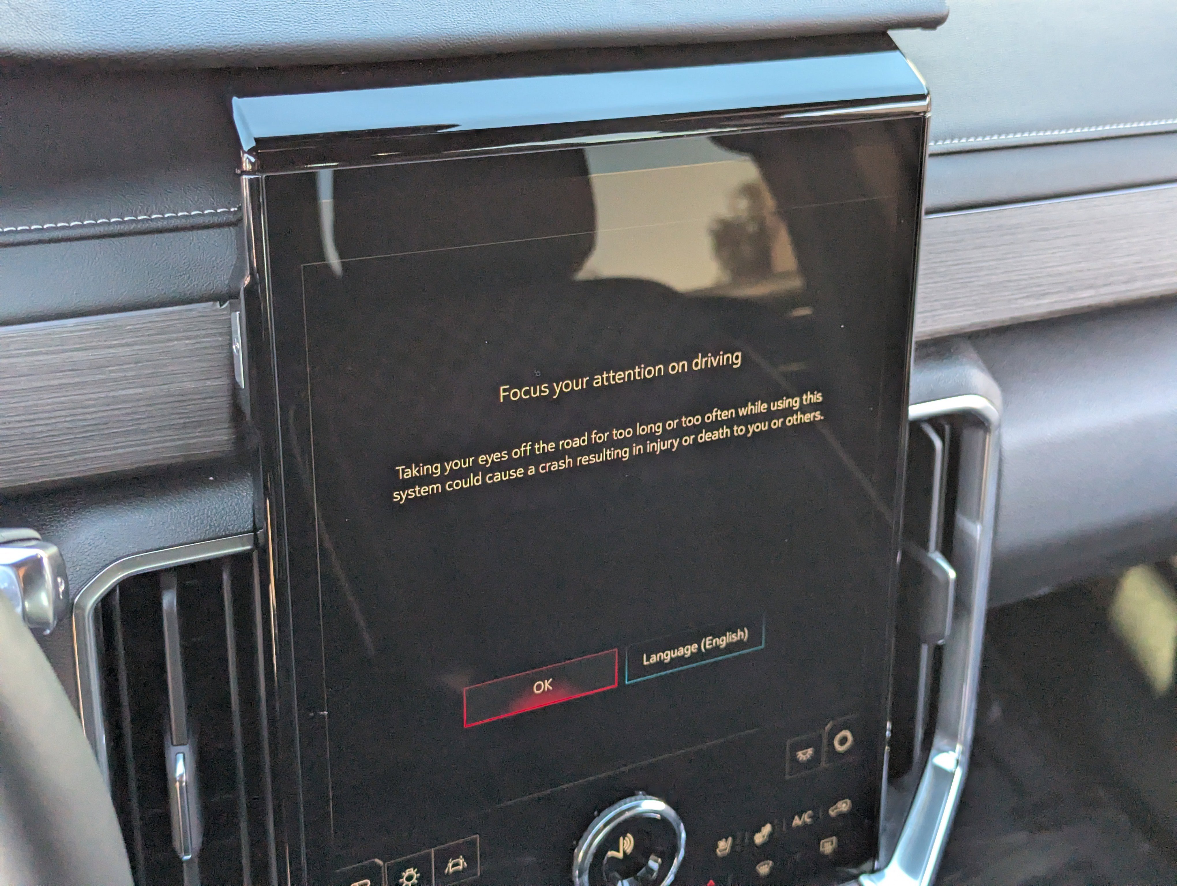 Used 2025 GMC Acadia Denali w/ Super Cruise Package image 24