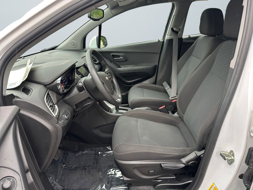 Used 2020 Chevrolet Trax LS FWD image 9