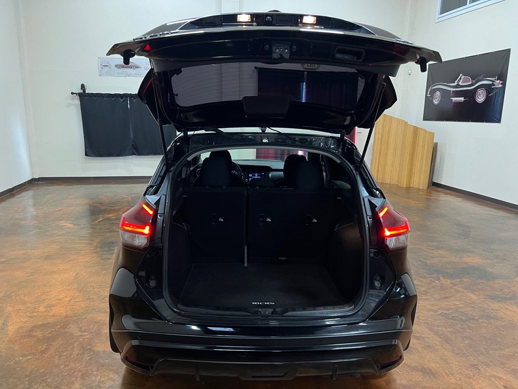 Used 2021 Nissan Kicks SV FWD image 14