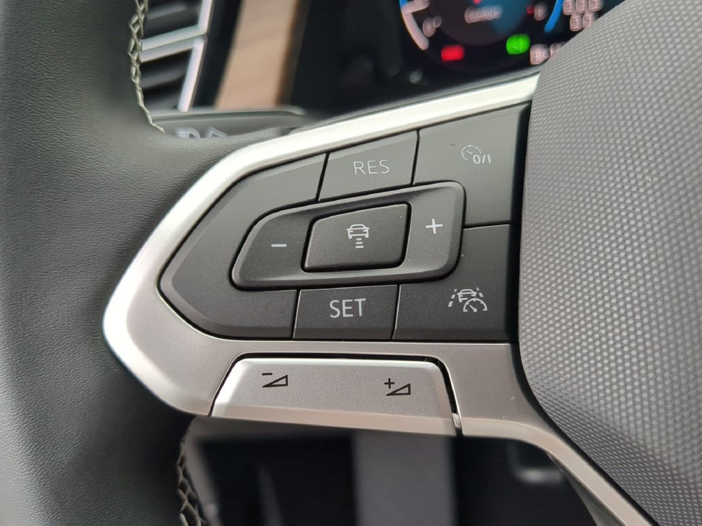 New 2026 Volkswagen Atlas SE FWD image 30