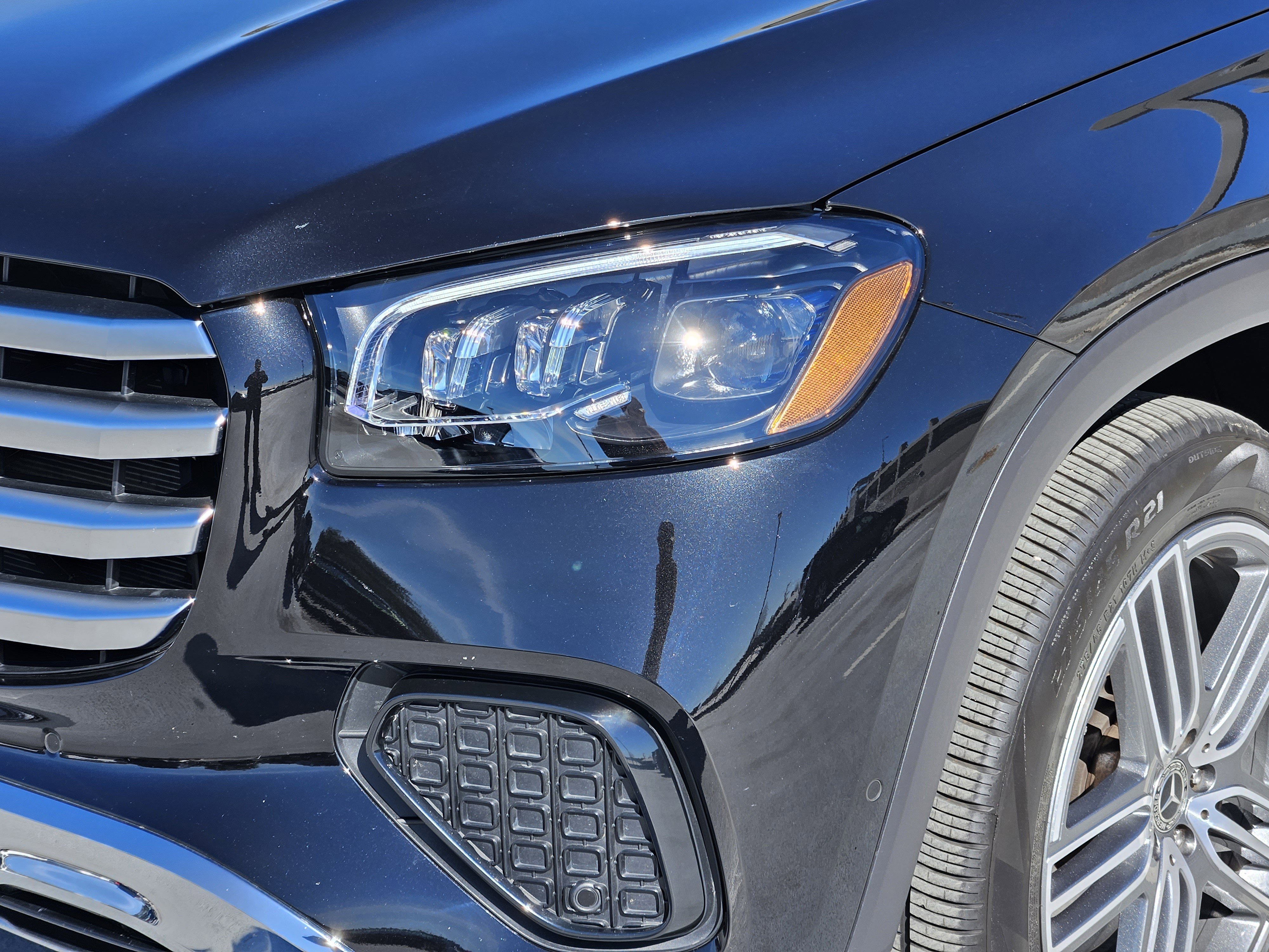 Certified 2025 Mercedes-Benz GLS 450 4MATIC image 9