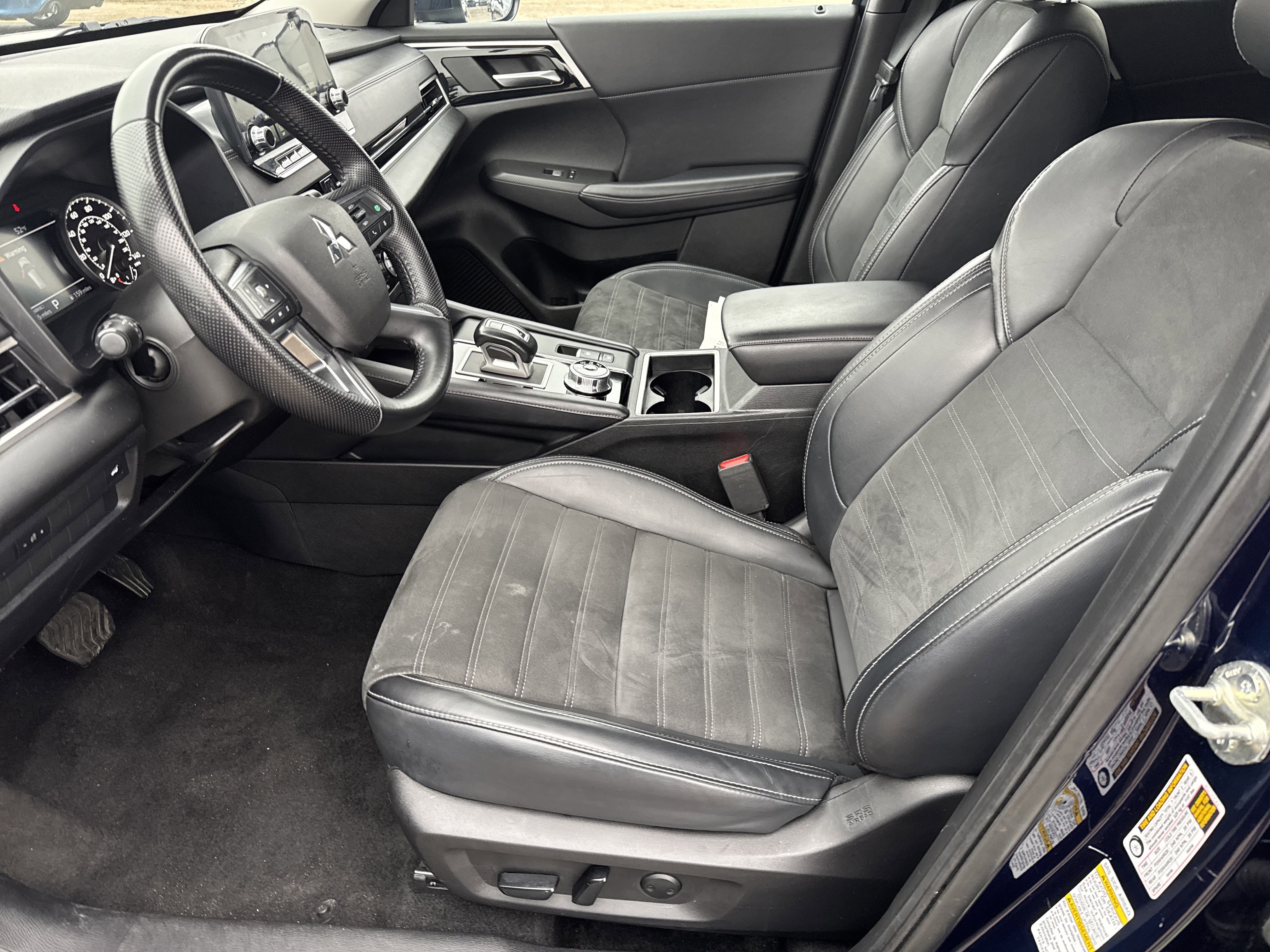 Used 2024 Mitsubishi Outlander SE Black Edition image 5