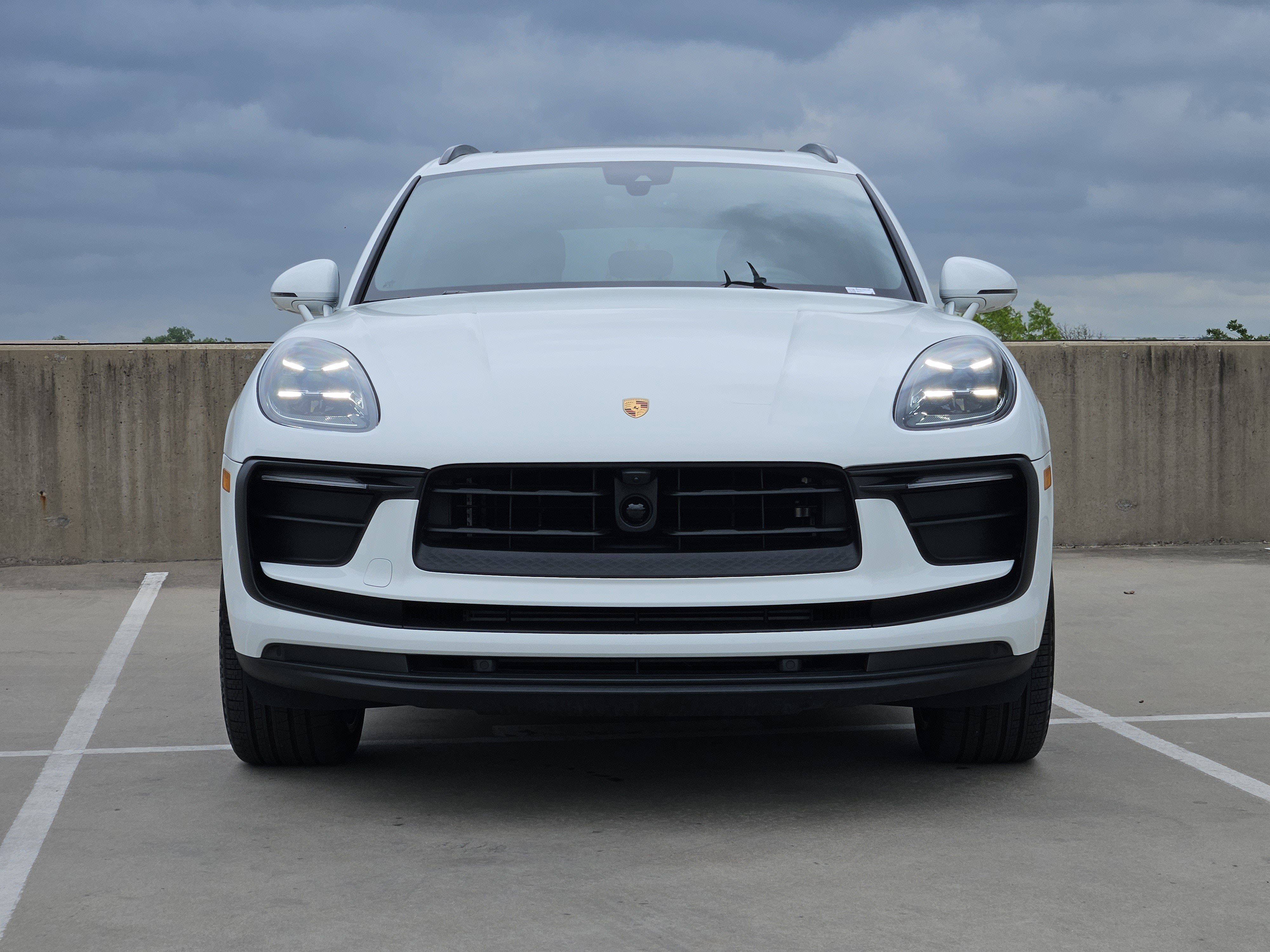 Certified 2026 Porsche Macan AWD/4WD image 11