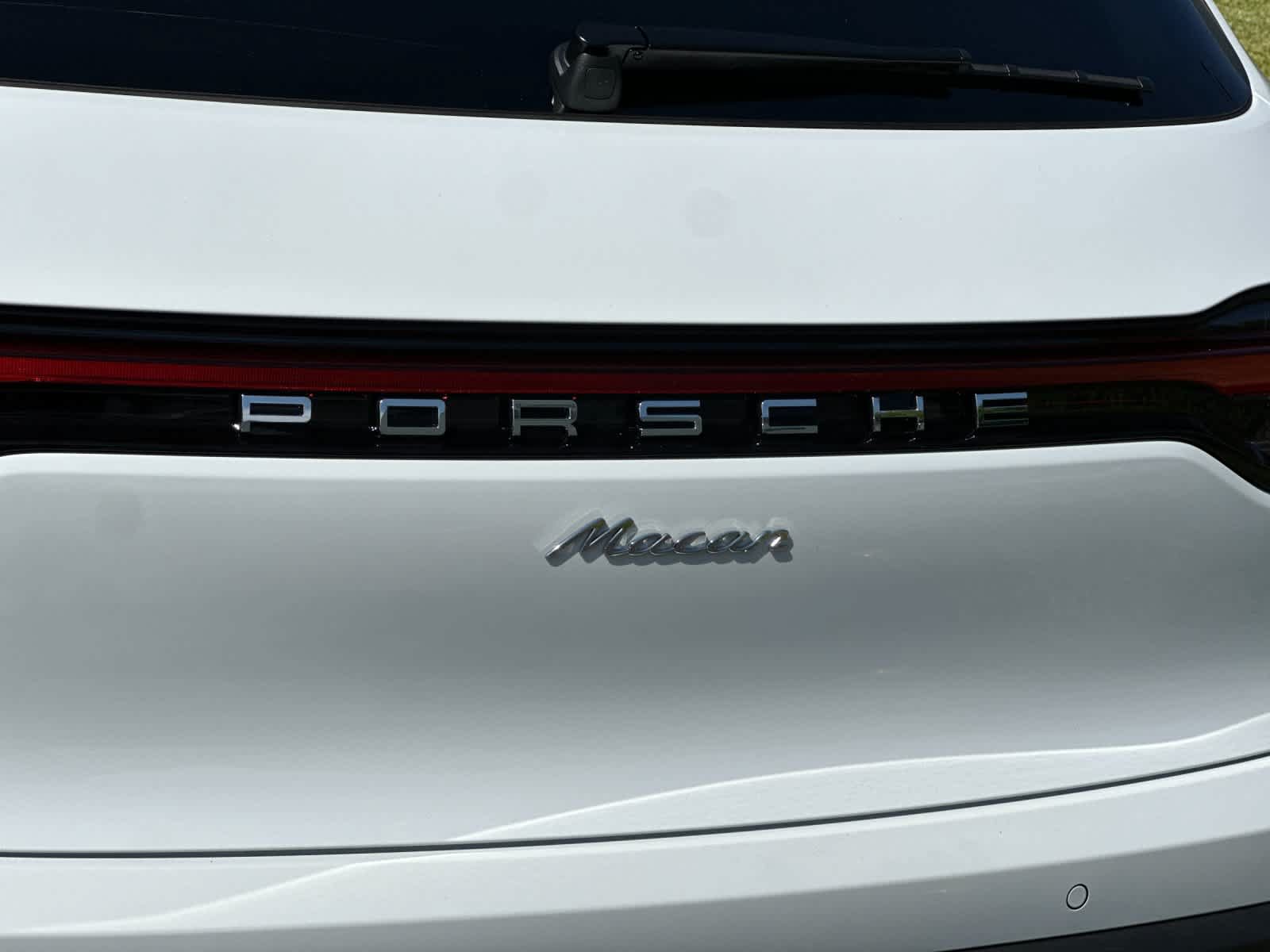 Certified 2026 Porsche Macan AWD/4WD image 32