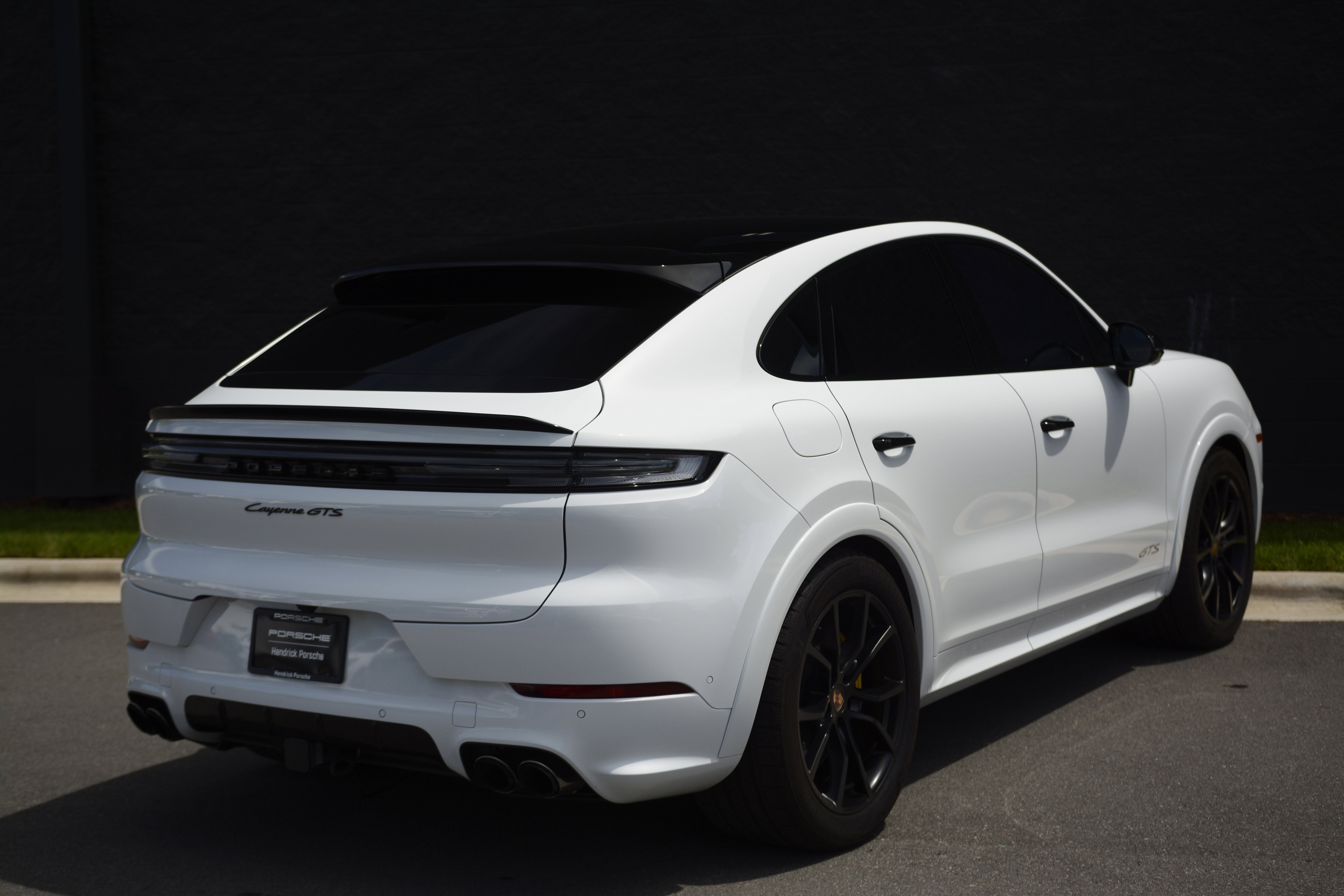 Used 2026 Porsche Cayenne GTS AWD/4WD image 5