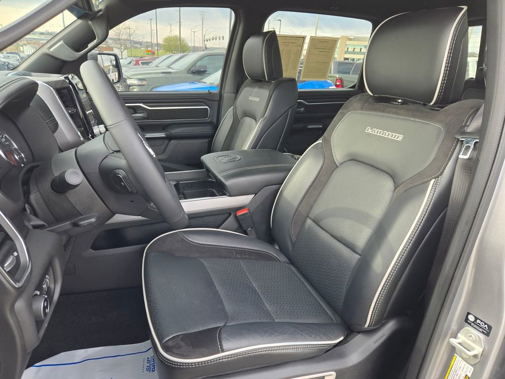 Used 2025 RAM 1500 Laramie w/ Sport Appearance Package AWD/4WD image 18