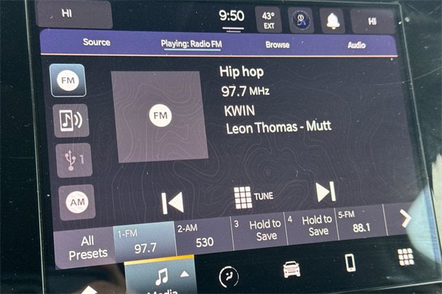 Used 2023 Jeep Grand Cherokee L Laredo image 27