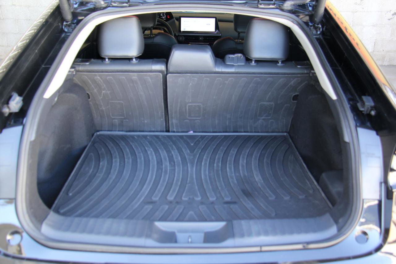 Used 2025 Toyota Prius Plug-In Hybrid image 28