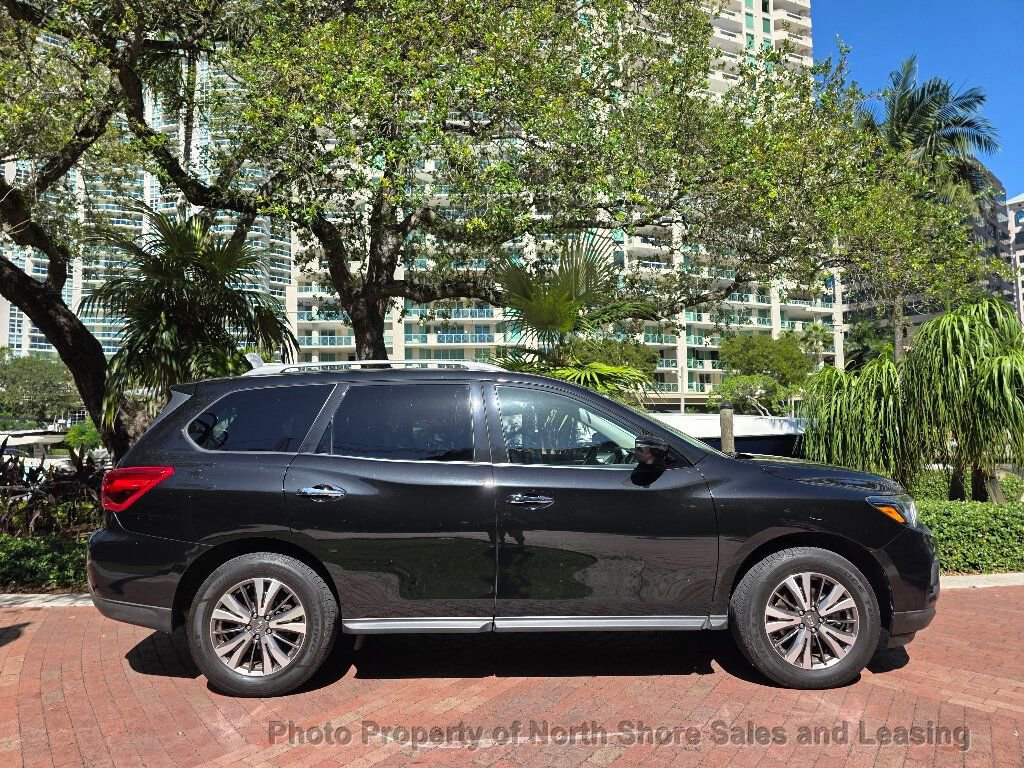 Used 2019 Nissan Pathfinder SL image 4