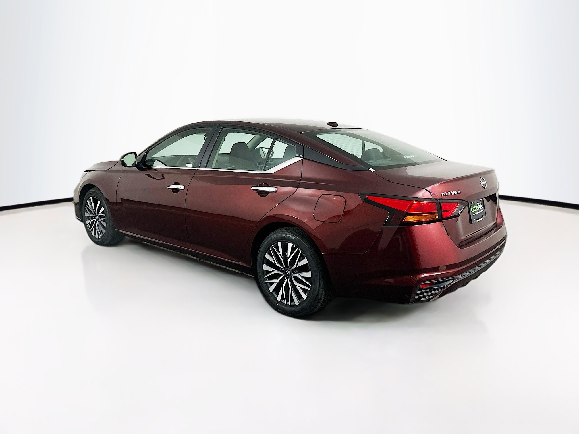 Used 2025 Nissan Altima 2.5 SV image 5