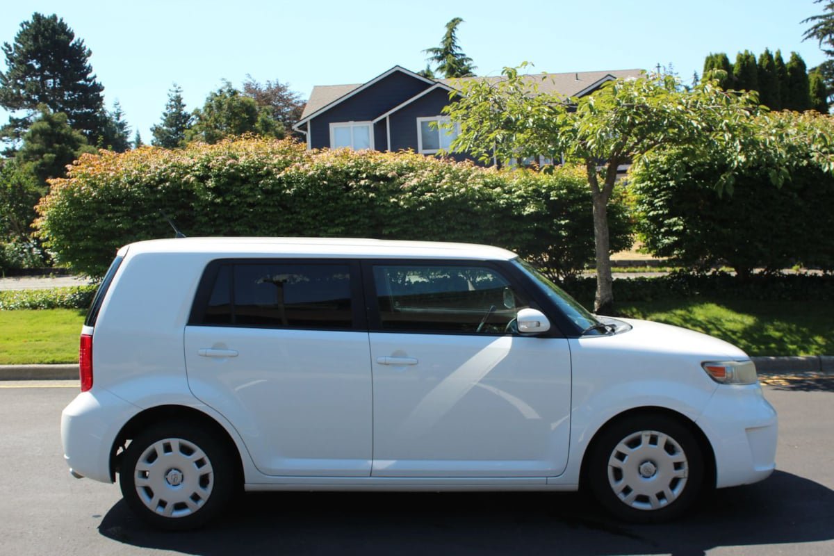 Used 2009 Scion xB FWD image 8