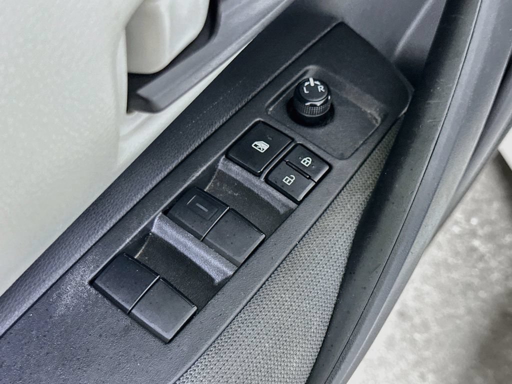 Used 2022 Toyota Corolla LE FWD image 18