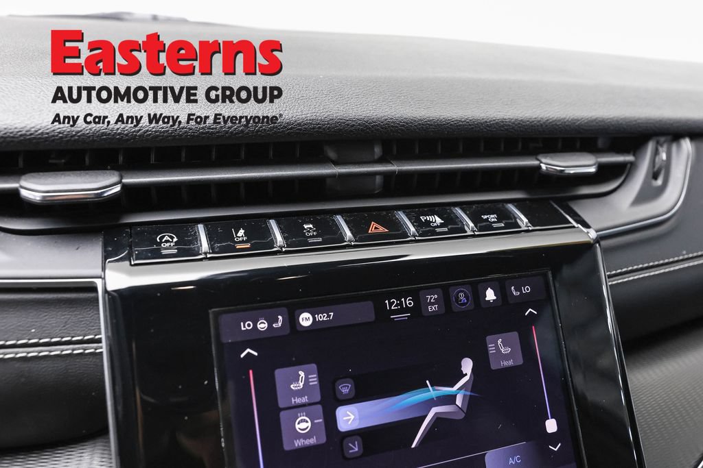 Used 2025 Jeep Grand Cherokee Altitude AWD/4WD image 21