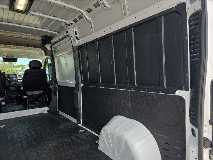 Used 2025 RAM ProMaster 2500 w/ Convenience Group FWD image 11