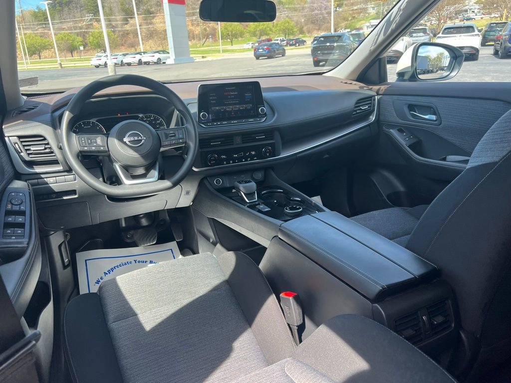 Used 2023 Nissan Rogue SV image 15