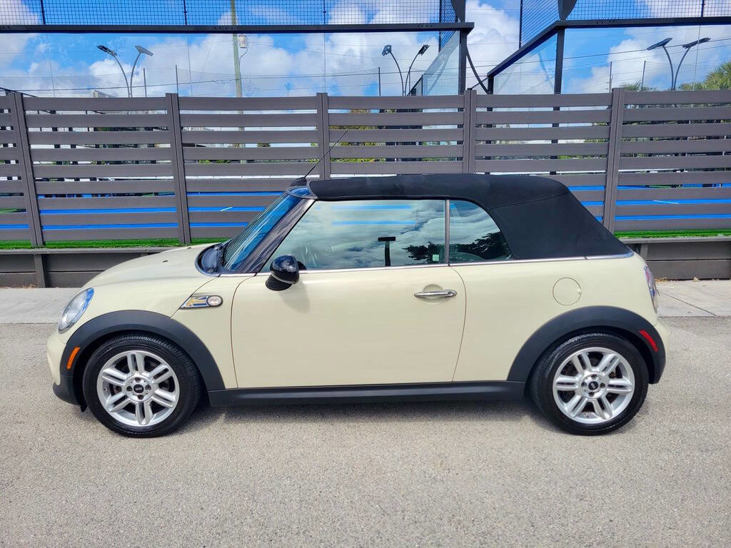 Used 2013 MINI Cooper Convertible image 5