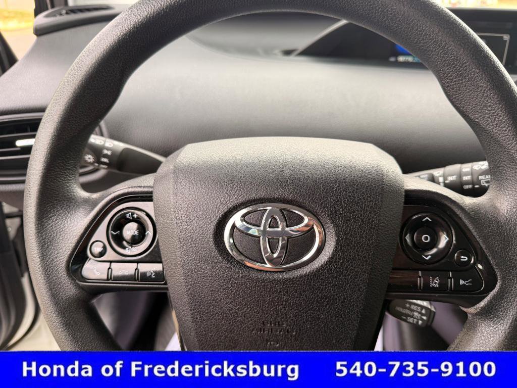 Used 2019 Toyota Prius LE w/ Carpet Mat Package image 31