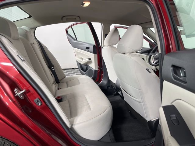 Used 2025 Nissan Altima 2.5 SV image 45