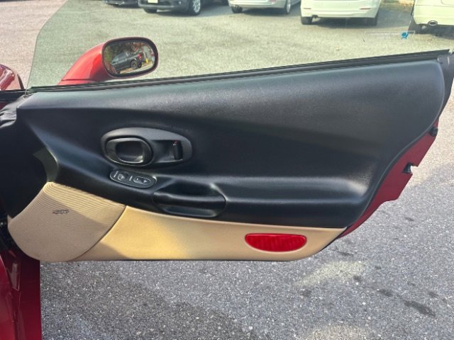 Used 1998 Chevrolet Corvette Convertible w/ Performance Handling Pkg image 26