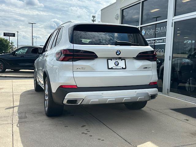 Used 2026 BMW X5 xDrive40i AWD/4WD image 8