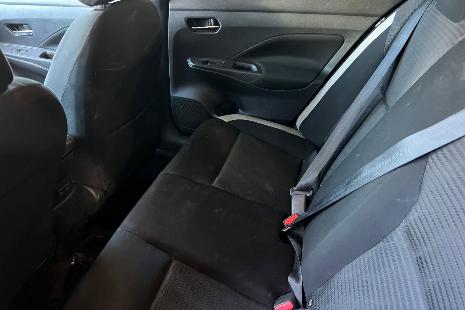 Used 2021 Nissan Versa SV FWD image 5
