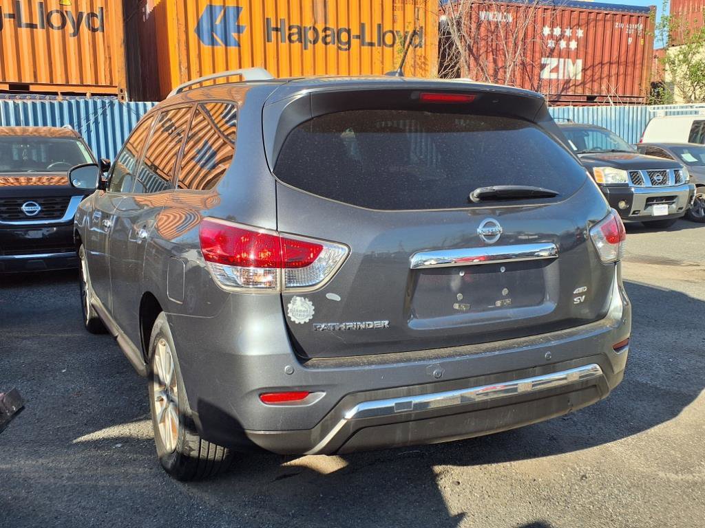 Used 2013 Nissan Pathfinder SV image 4