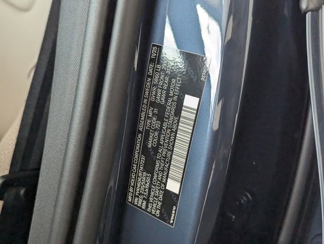 New 2026 Volvo XC60 T8 Core image 18