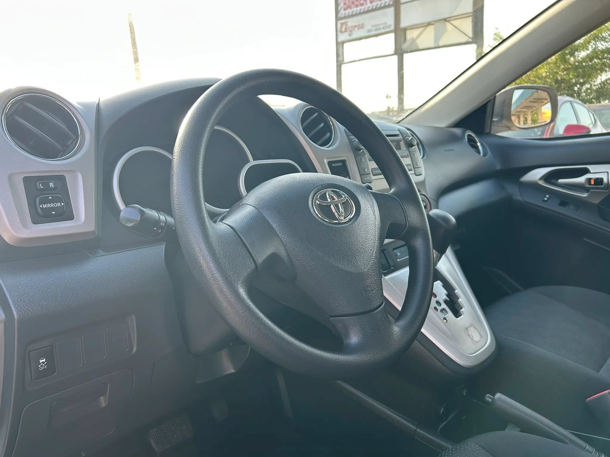 Used 2010 Toyota Matrix S FWD image 11